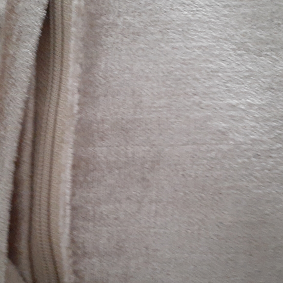 Safavieh Throw Pillow Beaded Gold Sparkle Velvet Golden Beige 18” Square NWT - Picture 8 of 12